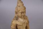 INDE, XXe siècle.  Buddha en marbre sculpté assis en...