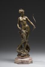 Mathurin MOREAU (1822-1912). Diane chasseresse. Bronze à patine mordorée signé...