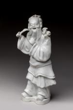 CHINE - Époque JIAQING (1796 - 1820) Statuette d'immortel debout...