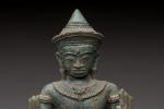 CAMBODGE ou THAILANDE - c. XIIIe siècle 
Bouddha paré debout...