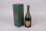 CHAMPAGNE. Dom Pérignon, Vintage, 1976. 1 bouteille en coffret (niveau...