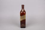 WHISKY. Johnnie Walker, Gold Label. 1 bouteille (niveau : 2...