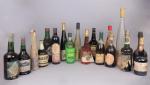 Réunion de 18 bouteilles d'alcools et liqueurs : 
- COGNAC....