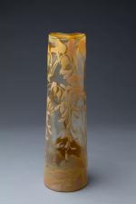Emile GALLE   (1846-1904). 
Vase à col pincé trilobé...