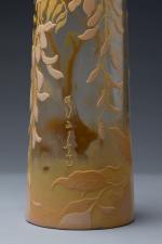 Emile GALLE   (1846-1904). 
Vase à col pincé trilobé...