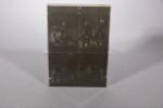 EROTICA. Treize plaques photographiques sous verre fin XIXe siècle, aux...
